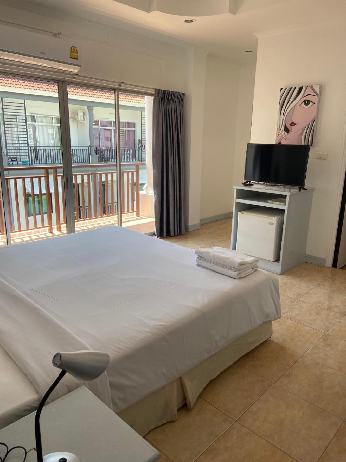 Gorgeous Boutique Room Patong Exteriör bild