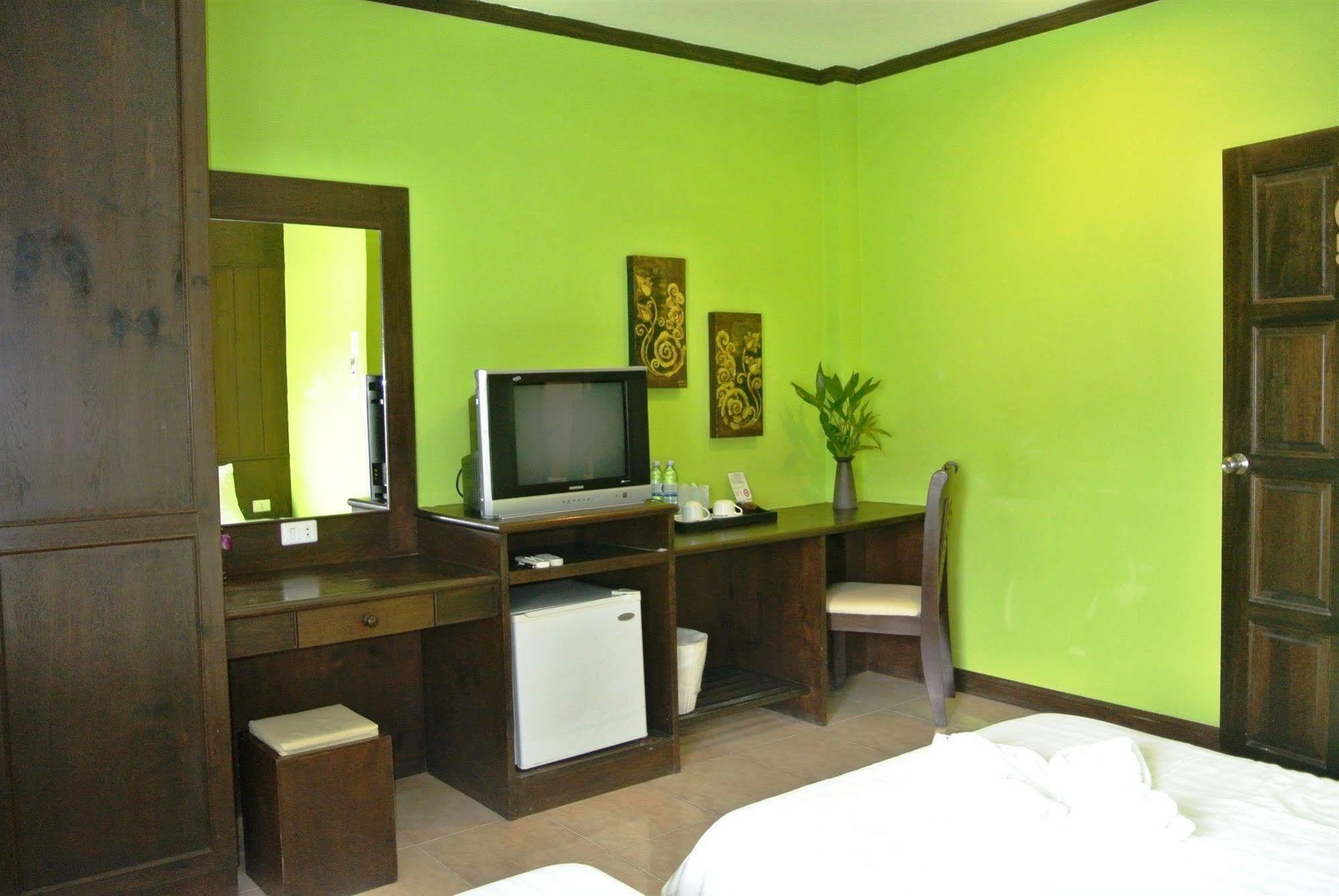 Gorgeous Boutique Room Patong Exteriör bild