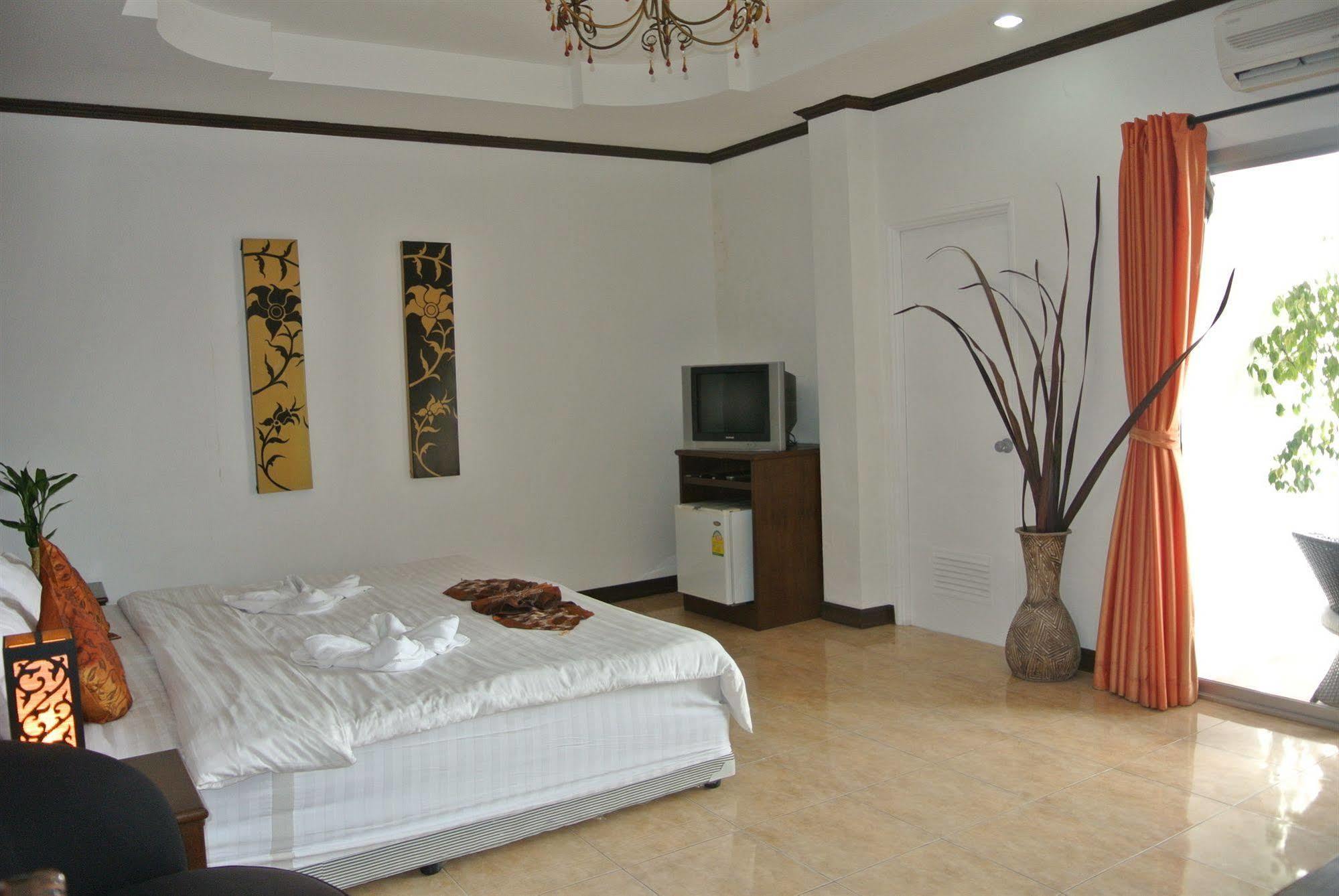 Gorgeous Boutique Room Patong Exteriör bild
